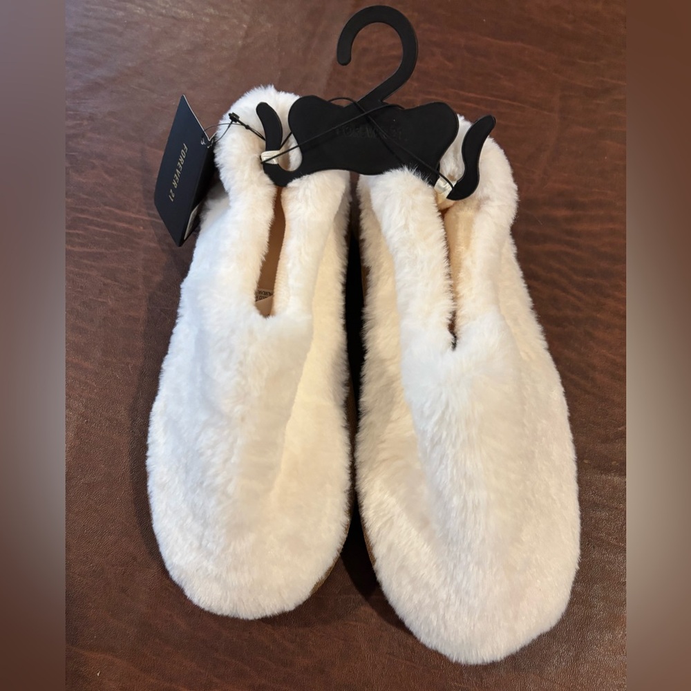 Women's Cozy White Fur Slippers